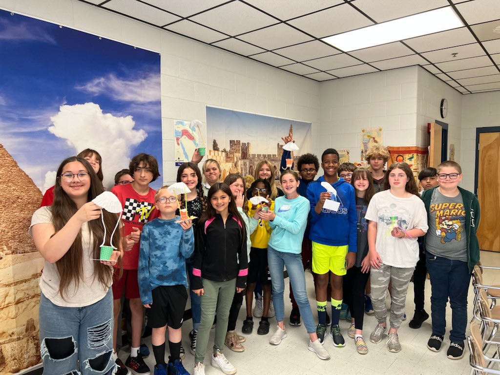 WhiteHouseMiddle tweet media