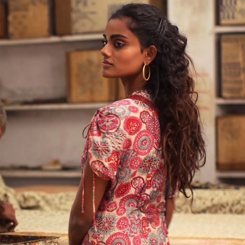 FabindiaMy's tweet image. 𝗖𝗼𝗻𝘀𝗰𝗶𝗼𝘂𝘀 𝗖𝗿𝗮𝗳𝘁 • Eye-catching prints set on warm pastel shades for those breezy summer soirees! Chirpy hues are mood-boosters, so now you know what you need on an otherwise dull day! 
#HandBlocks #Craftsmanship #FabApparel #ArtisanCreations #FabStyles #LocalCrafts