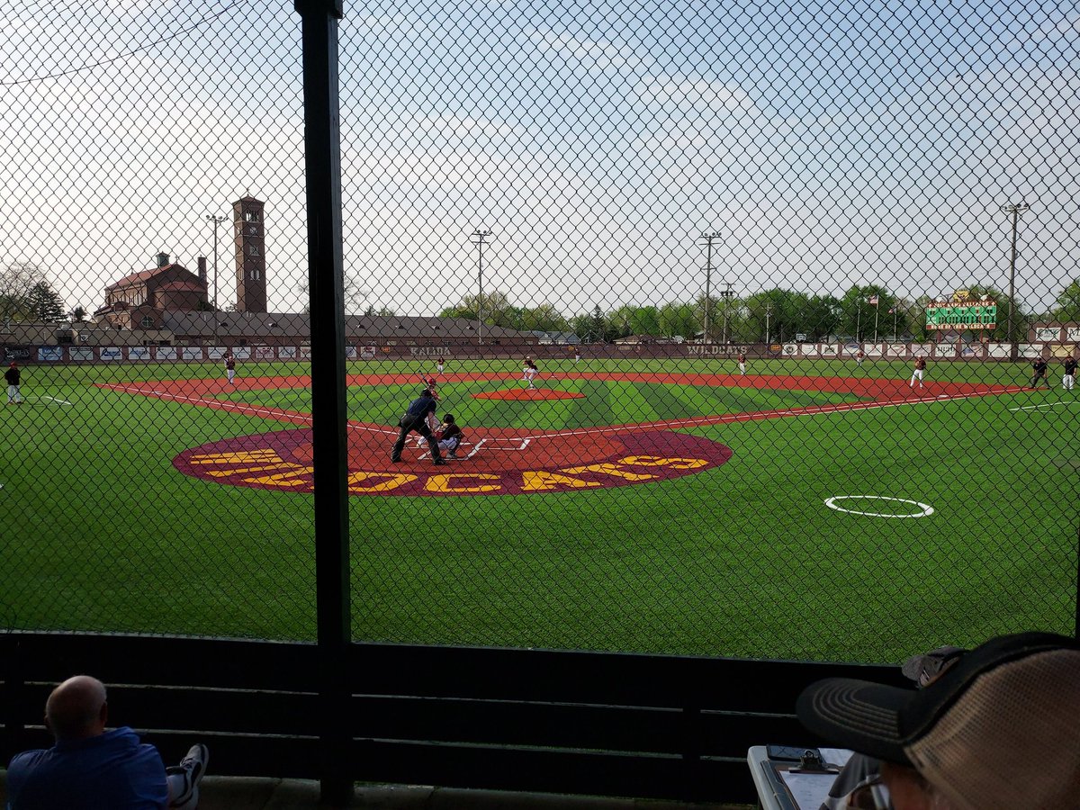 DaleOtto's tweet photo. CG Boys of Summer knock off PCL foe Kalida 6-3 tonight in K-town. Dogs 15-4, 6-0, clinch a share of the PCL. Play Jennings on Sat to claim it outright. Back at it tomorrow night at DelJeff in NWC action. Luke went 1-4, with a single & run scored.
#MeanDogsBite
#WeBeatTheHonkies https://t.co/xoCImFhcDN