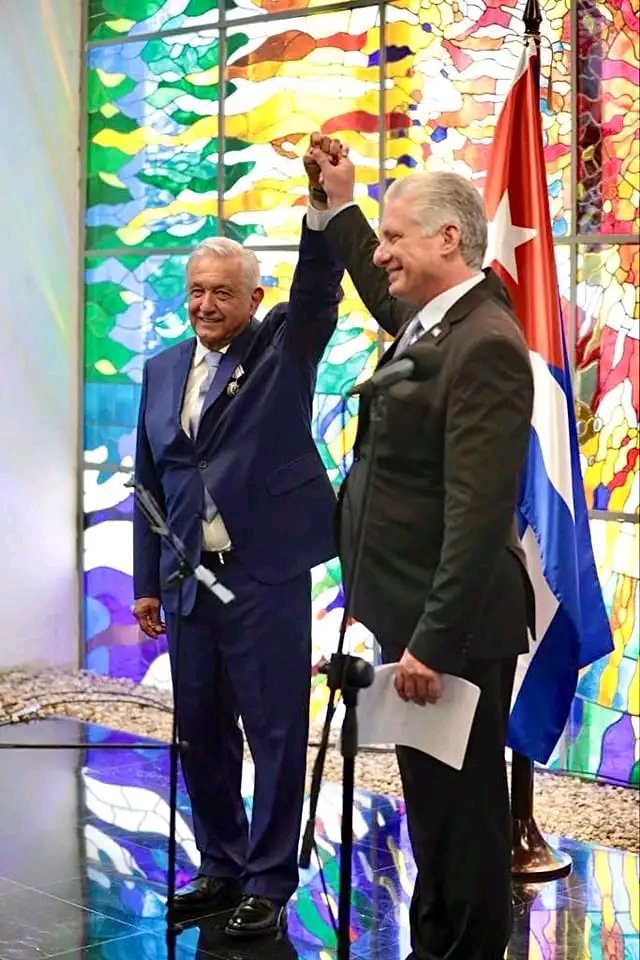 La #GusaneraInfarta al ver esta foto. Cuba y México, un solo ideal. 
#CubaNoEstaSola 
#IzquierdaUnida