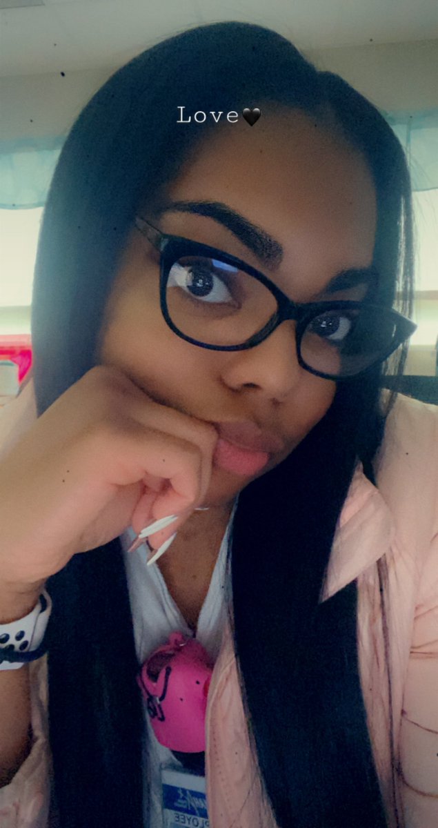 eebrotcod's tweet image. Aye my booty ain’t fat like all the rest of yals but I’m still a nurse! &amp;amp; I’m in grad school. #PsychiatricNurse #SchoolNurse #FuturePMHNP🩺