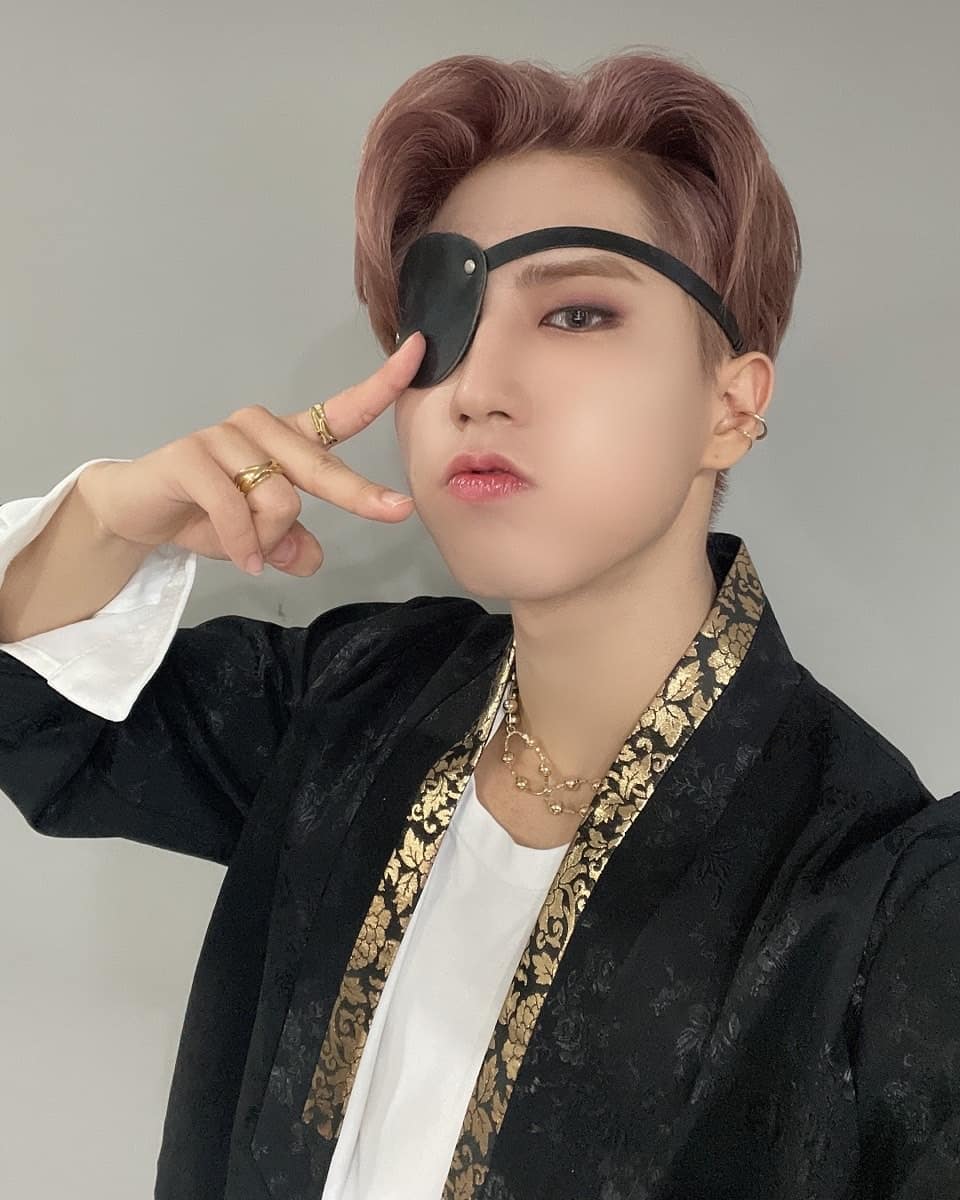THXNDRZ_'s tweet photo. Salí por primera vez de la cueva para entrar #𝑰nto秘境𝑐𝑜𝑟𝑒 porque hoy es el #PuzzleVCB pero tambuen viene junto con pega con el #𝟸nd𝙿uzzleー𝚅ersary que claramente tenía que venir a ver a los chicos de @puzzlesite en su día especial
- #Daemin 🌠☀️ https://t.co/vEKwcBXLJX