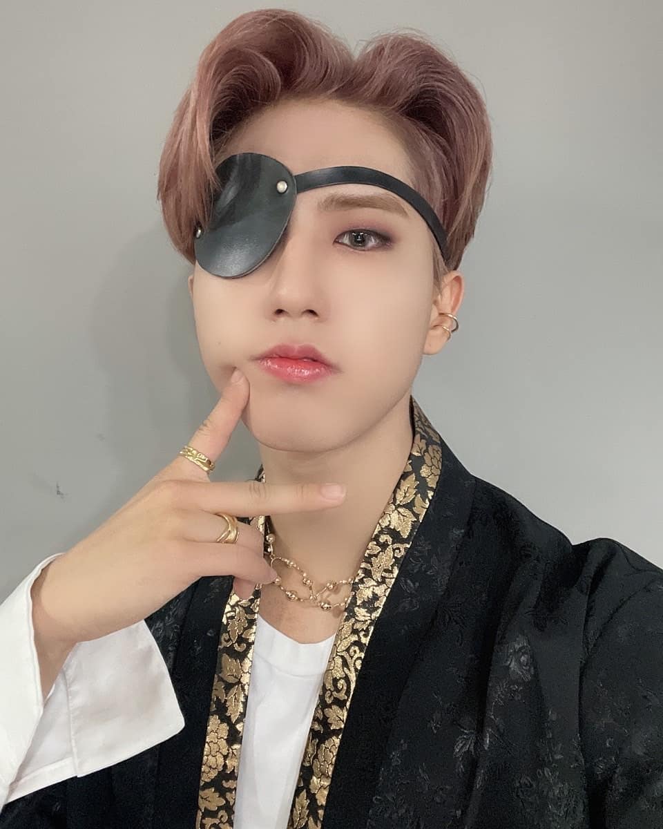 THXNDRZ_'s tweet photo. Salí por primera vez de la cueva para entrar #𝑰nto秘境𝑐𝑜𝑟𝑒 porque hoy es el #PuzzleVCB pero tambuen viene junto con pega con el #𝟸nd𝙿uzzleー𝚅ersary que claramente tenía que venir a ver a los chicos de @puzzlesite en su día especial
- #Daemin 🌠☀️ https://t.co/vEKwcBXLJX