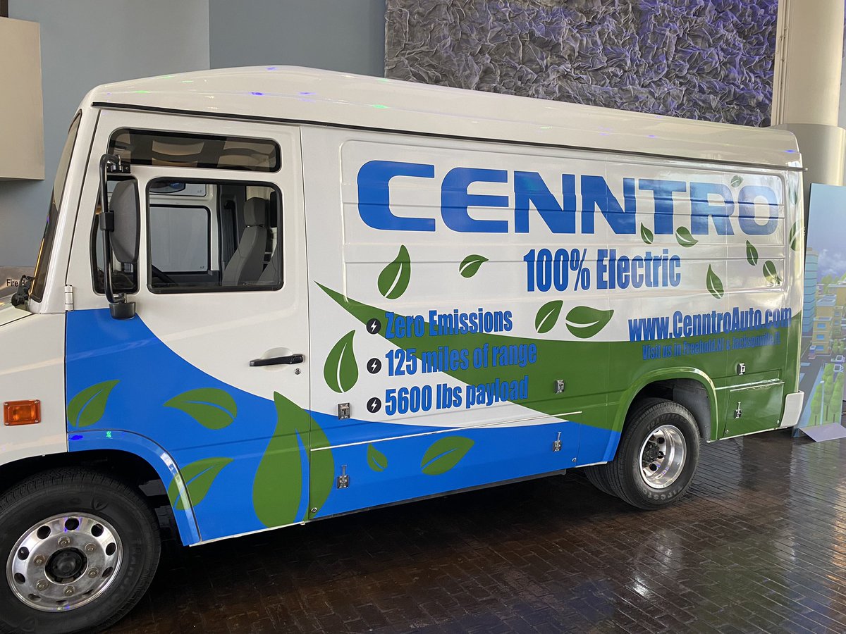 LA Story tweet media