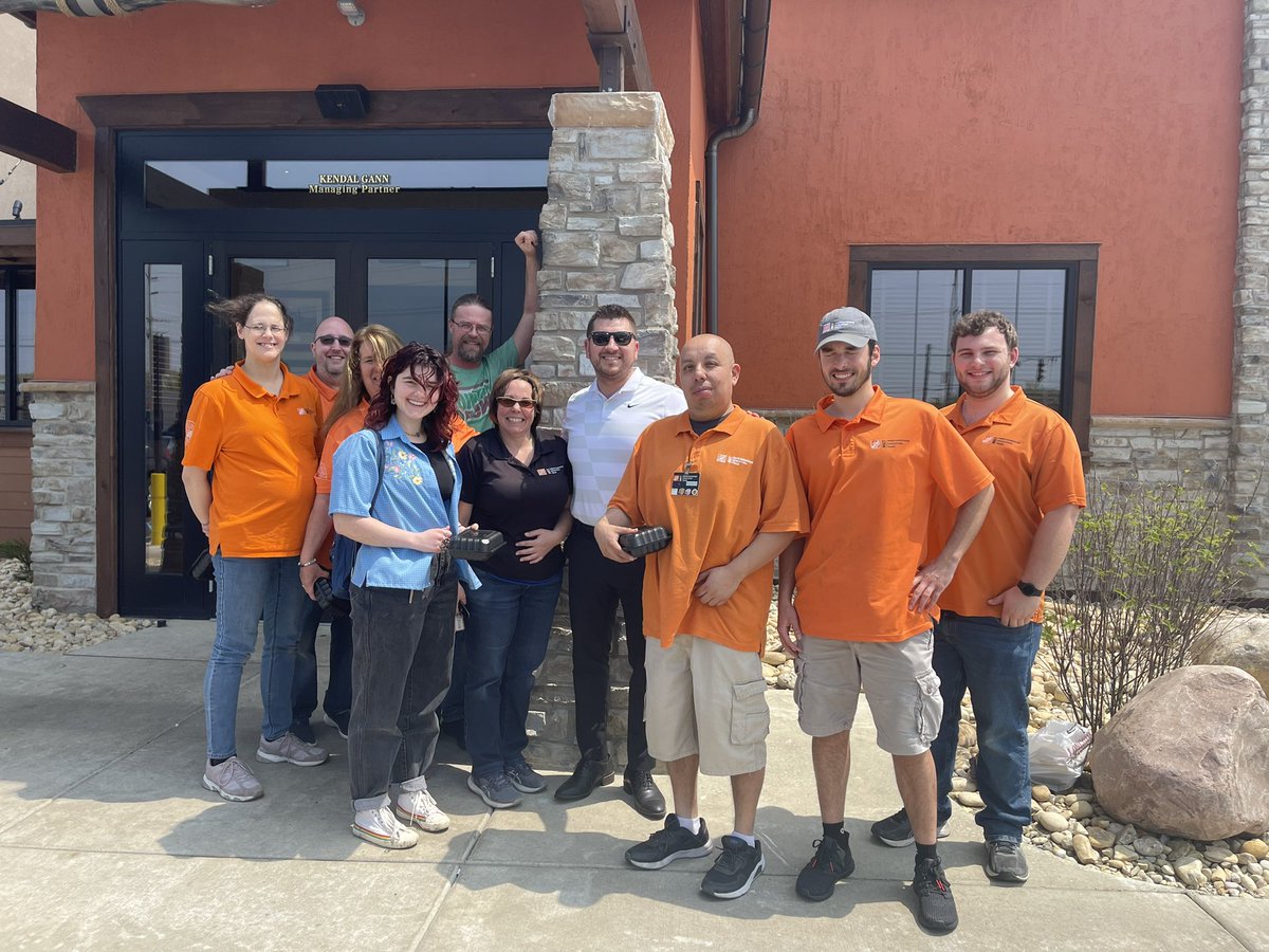 This MET team deserved some 🥩 today!! You make sure we’re able to dedicate our time to excellent customer service! Thank you for all you do 👏🏽 
<a href="/PDub424/">Patrick Ward</a> <a href="/Manny_CubFan/">manuel romero</a> <a href="/White2Dawn/">Dawn White</a> 
#MET🧡