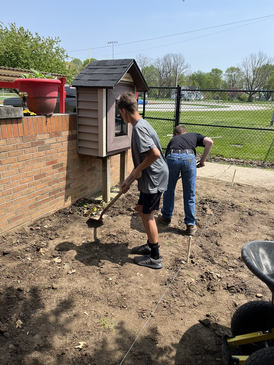randyengland80's tweet photo. Paver area is ready for sand and pavers.  No more mud around the SIA vegetable stand or food pantry.  #FJSHSDayOfService https://t.co/hgQcsvXXeg