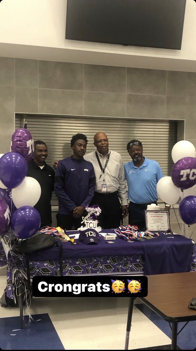 Emmanuel_Ekong1's tweet photo. IT’S OFFICIAL 💜🐸 Ready for the next chapter of my life #GoFrogs @TCUTrackField https://t.co/0iFRgg5KNT