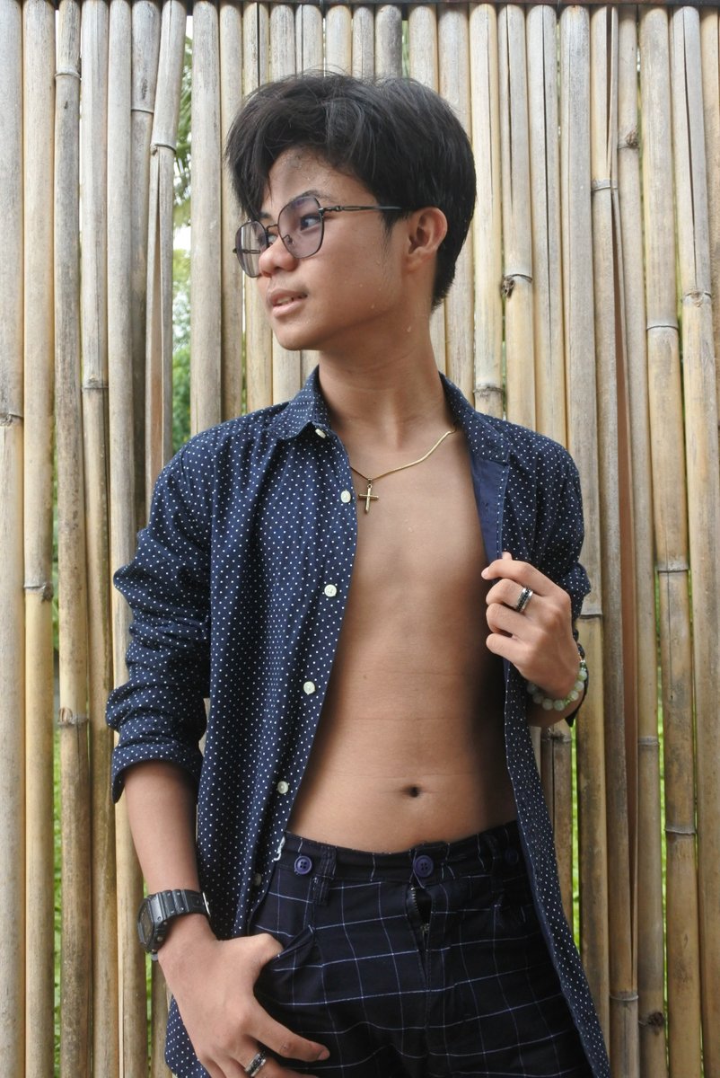 Vanjoss_01's tweet photo. Kumusta po ang araw niyo ngayon mga ka-Vanj? Chillax po muna tayo. #SummerFeels2022 😉✨ https://t.co/NSPBQfoed3
