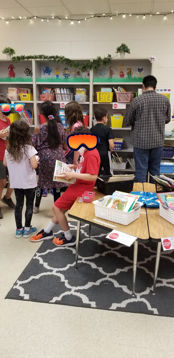 joneslibmedia's tweet photo. FKES really enjoyed having author, Monica Stoltzfus come and speak with our students about writing. Students had notebooks in hand from FKESPTA when Monica gold them how to get writing ideas. Students also chose a book from the FKES Bookstore! Great night! @fkes @MonicaStoltzfus https://t.co/EwCruSPlYM