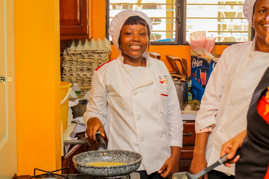 TrainingHaiti's tweet photo. #hhti se yon espas kote etidyan li yo epanouyi💥 #cook #cuisine #chef #kitchen https://t.co/bvaKk2ZL3R