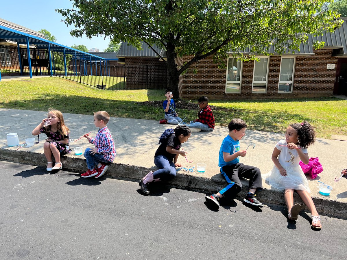 carmeng94's tweet photo. SCE Kindergarteners explore the science of bubble making!  A thunderstorm may have cancelled our Science Night but it didn't stop the learning and fun!! @SCEBulldogs @ncscifest #scienceforall https://t.co/46ZLGhJLxA