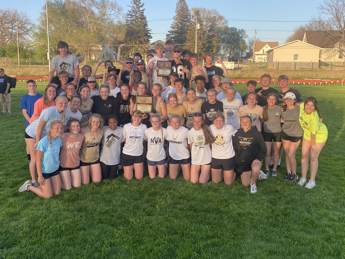 Boys and girls district champs!! <a href="/VikingsNW/">NWVikings</a>