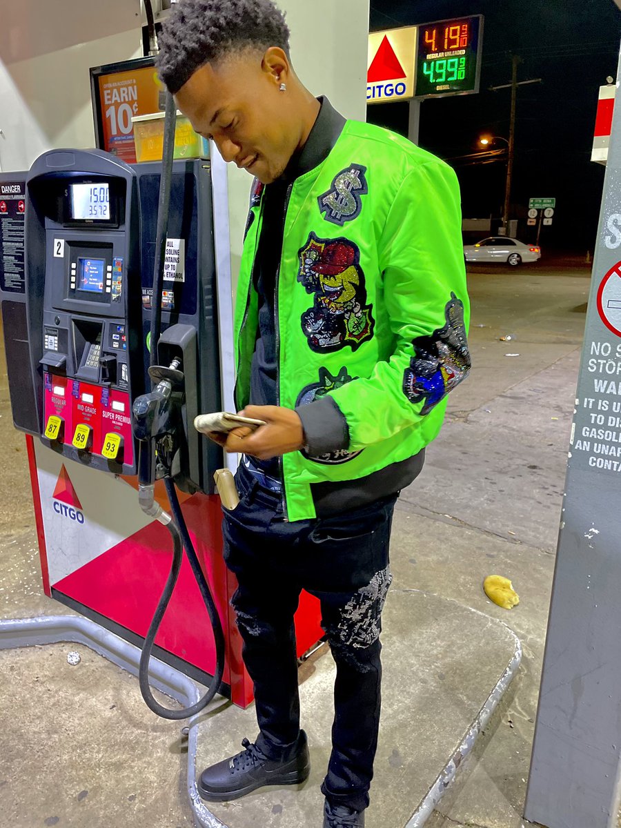 TMG_Nardo's tweet photo. CEO Status 😎 Now the Choppa House a Choppa Palace 🥷💰🌪 https://t.co/Xl5Q2nJMQ3