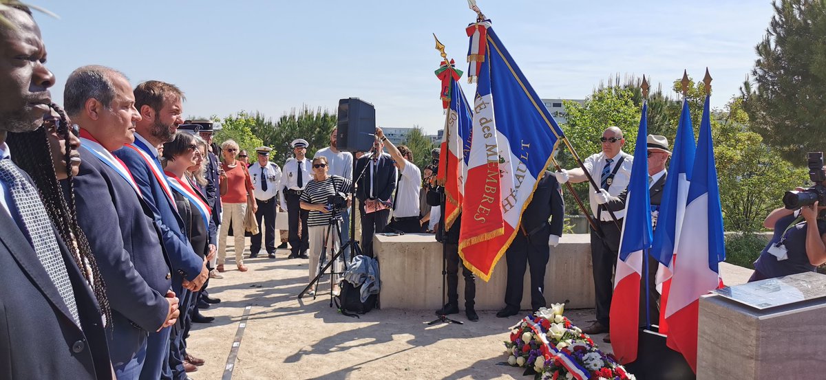 LegionHonneur34's tweet photo. @MDelafosse Les ordres nationaux @LegionHonneur34 et  #ANMONM34 fidèles au socle républicain #liberté #égalité #Fraternité participaient à la journée de mémoire de l'#esclavage https://t.co/wGtzYPVOR6