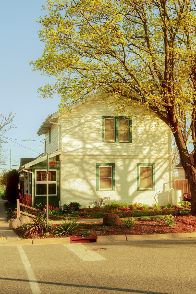 _thecolorfulkid's tweet image. Dreams of warmth