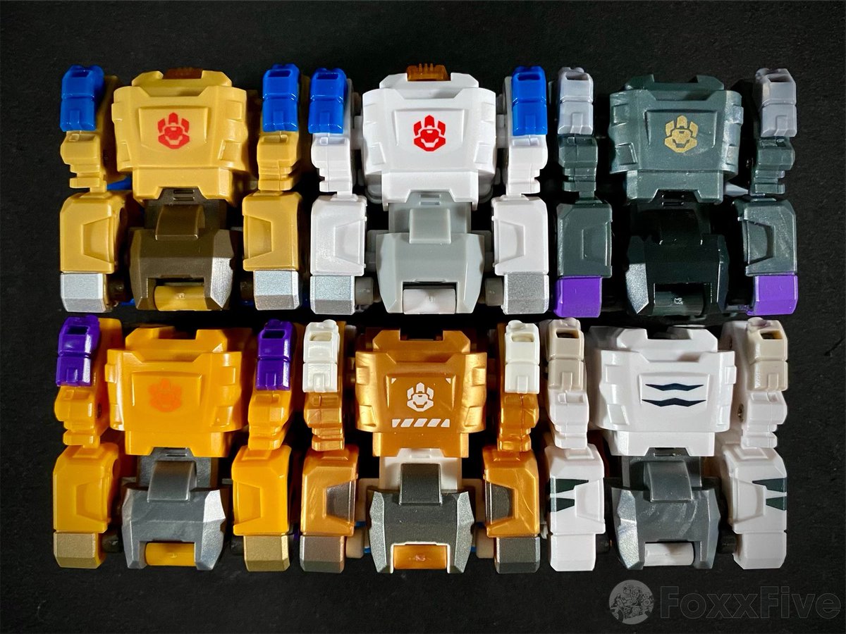 foxracingfive's tweet photo. Wild cats @52Toys @52TOYSJP @s250_MKII #52toys #beastbox #desktoys #ビーストボックス #deaertmeteor #leonardo #torado #benger #goldensabre #pantera https://t.co/7Lahq0sphj
