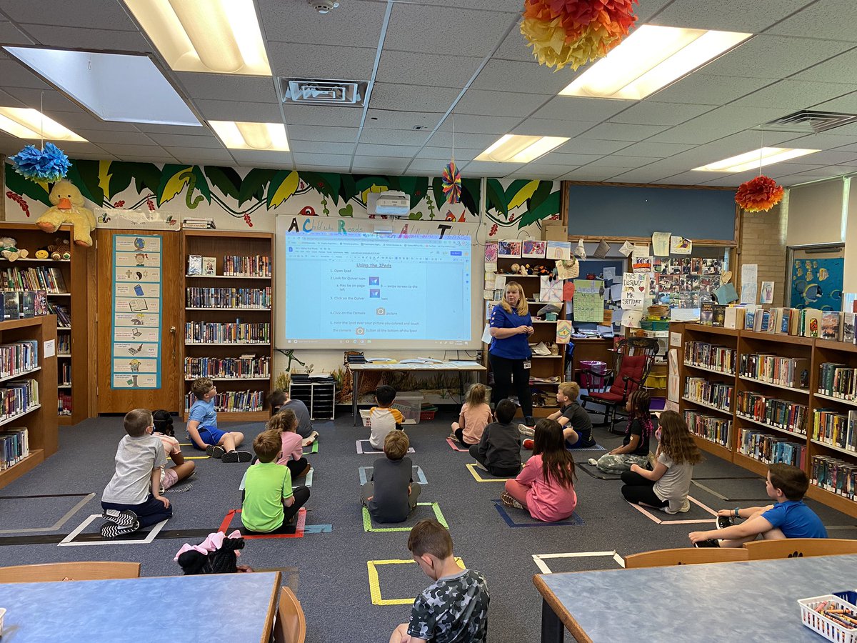 PrakashPatel73's tweet photo. @ThomasFitzwater first graders experiencing augmented reality using @quivervision. #udstrong @UpperDubSuper @DavidOHoffman @Mpenner629 https://t.co/ys0ftbEVf7