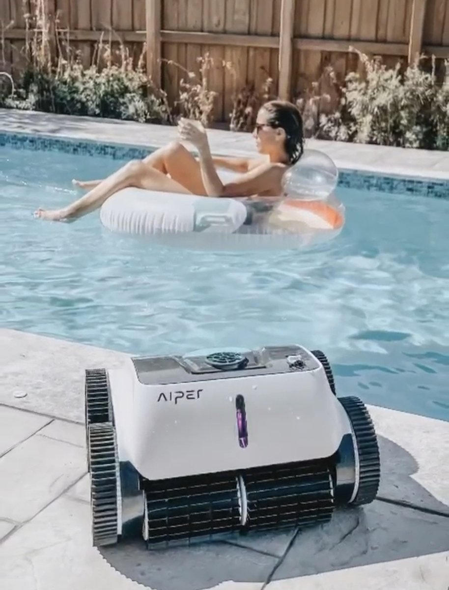 AiperOfficial's tweet photo. π ' Having a pool built was the best decision we have ever made. With Aiper seagull 1500 cordless robotic pool cleaner, we can spend more time enjoying the pool and less time cleaning it.'
Photo by@thefleiteslife
#summerwithaiper #aiper #pool #smallpool #robotic #vacuum #summer https://t.co/F7yLr9vRee
