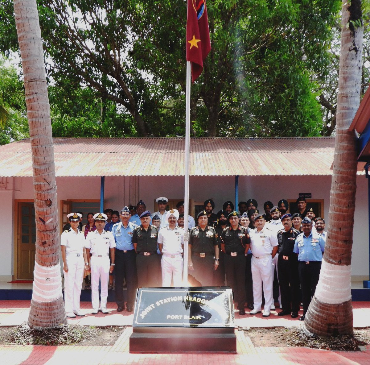 AN_Command's tweet photo. In furtherance of visionary decisions of GoI (Oct 2000 directions to raise #ANC as India's 1st #IntegratedTheatreCommand & 2017 #MoD orders to merge Army/Navy/AF/CG lands under C-in-C) a #JointStnHQ was inaugurated at #PortBlair, merging the Service specific #StnHQs
@HQ_IDS_India https://t.co/edeQrEc570