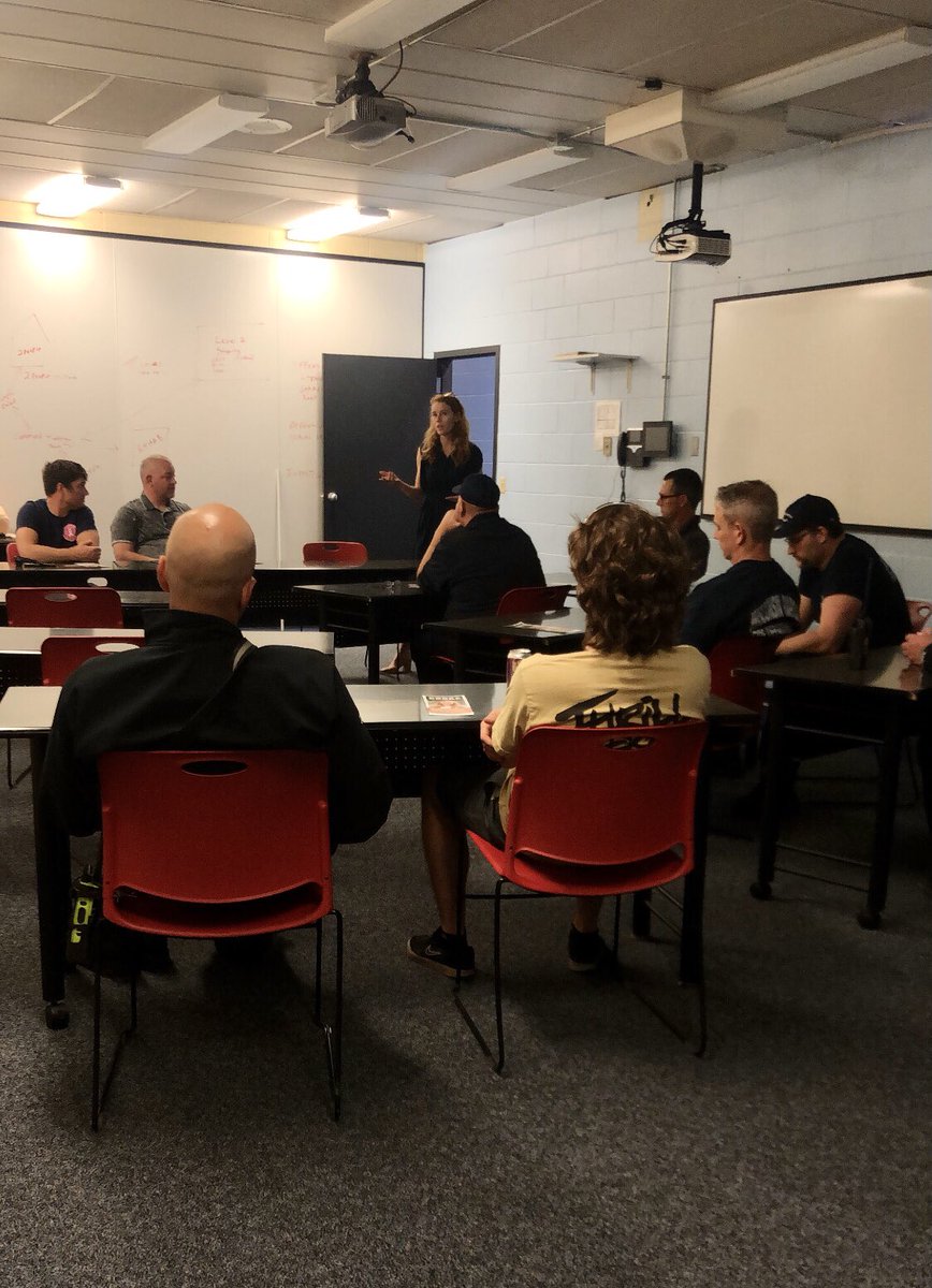 RebeccaforWI's tweet photo. Spoke with fire fighters in Wisconsin Rapids tonight about getting the Cooperation Act passed and early Medicare buy-in for public safety workers. #iaff #unionstrong #pffw https://t.co/cPgxuayEtH