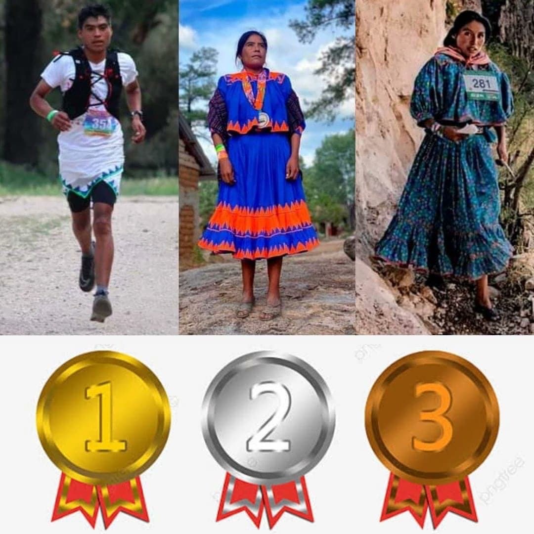 EnDondeCorrer's tweet photo. 🔥🔥LOS #HERMANOSRAMÍREZ, HONOR A QUIÉN HONOR MERECE🔥🔥
Los hermanos Ramírez, corredores rarámuris de Chihuahua, participaron en el Ultra Maratón Born to Run 2022 en California EEUU y ganaron. 
Lograron ganar el primero, segundo y tercer lugar en la carrera. 
Vía @gonzlezra12 https://t.co/yNkwaHCDoY