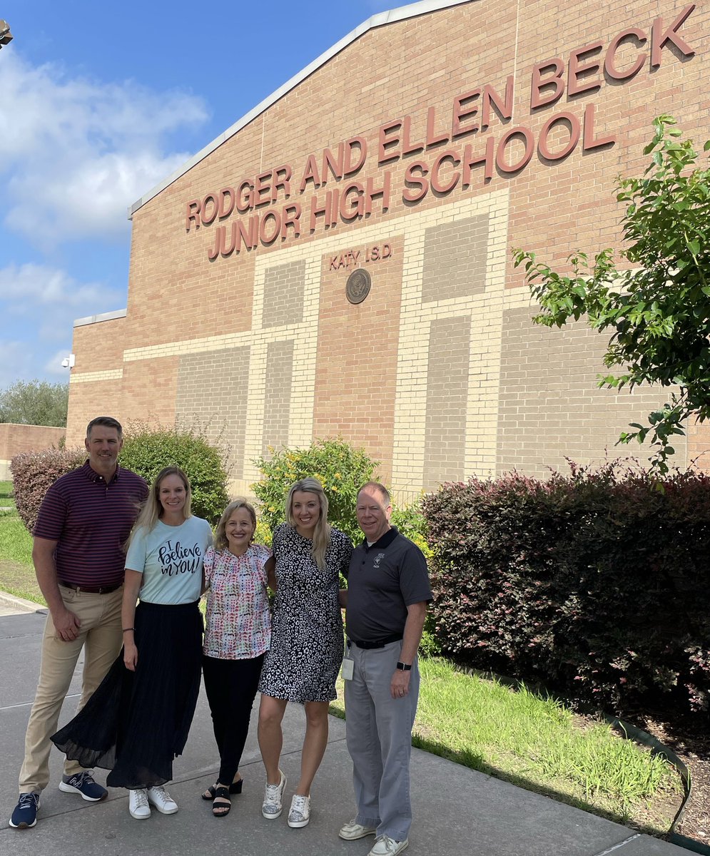 Dr. Leah Radloff tweet media