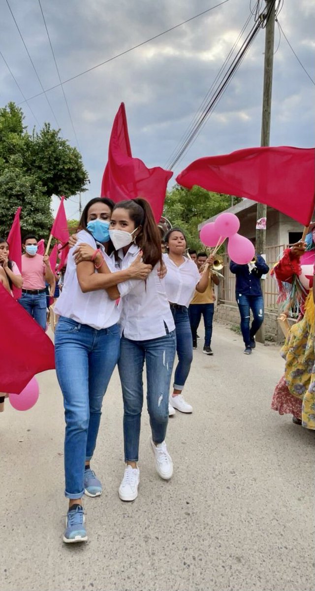 SoteloMarijose's tweet photo. Mi pilar, mi refugio, mi lugar seguro. Te amo mi reina hermosa.

Mi admiración y respeto por todo lo que hacen las mamás todos los días. https://t.co/lkcjzQvtp7