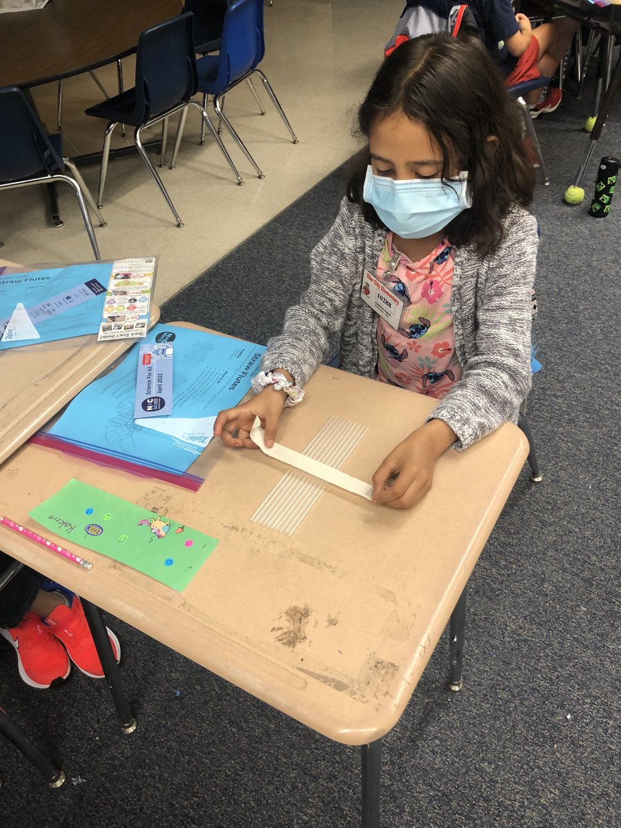 carmeng94's tweet photo. SCE 2nd graders are making beautiful music using the straw flute they created using materials from Duke Energy Science Night!  @SCEBulldogs @ncscifest #Scienceforall https://t.co/261gsoiTOk