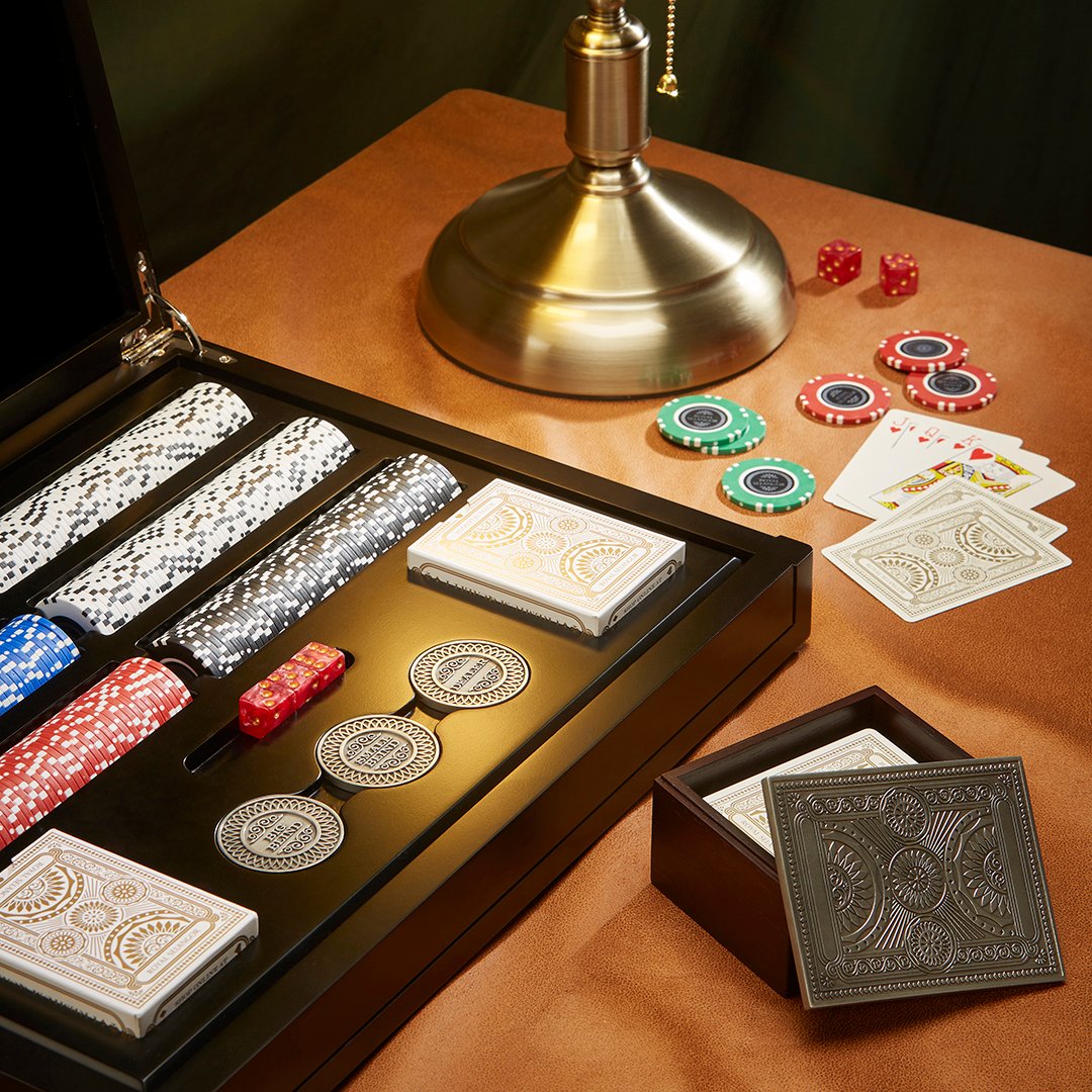 Life is like a game of cards.

Discover Ace here: https://t.co/5yMnjzFAhv

#RoyalSelangor #Celebrate #HomeandLiving #Gift #GiftIdeas #Ace https://t.co/e9hkD633T9