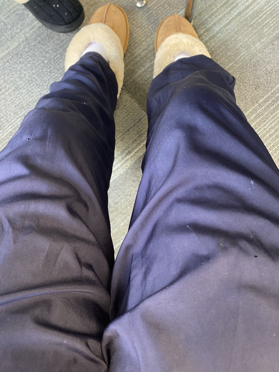 Alyssasal8's tweet photo. on a dress down day i was so embarrassed of wearing my uniform i ran down to the costume closet and stole a pair of snow pants and put them on, they are sitting in my closet rn #lastnightasamacconfessions https://t.co/S46mGWoopH