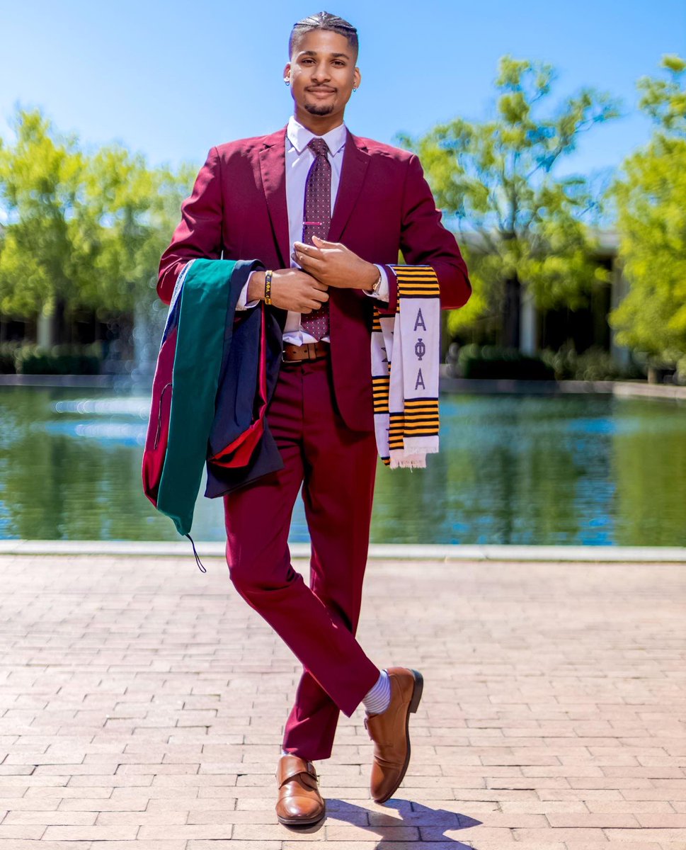 jayofthehill's tweet photo. On May 5th, I received my doctoral hood from the University of South Carolina and took one step closer to finishing my journey through PT school. Now only one clinical in Arizona and a licensure exam remain until my goal becomes reality

(Almost) Dr. Jaylen Hiller, DPT https://t.co/3ReBtP6xCY