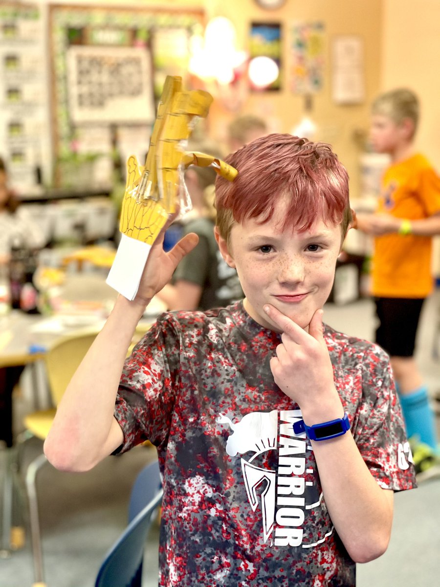 MendyGehrt's tweet photo. We completed our robotic hands today in science to wrap up our Human Machine unit. We tried picking things up and throwing items too. #SGES323 https://t.co/URkgFSY1xS
