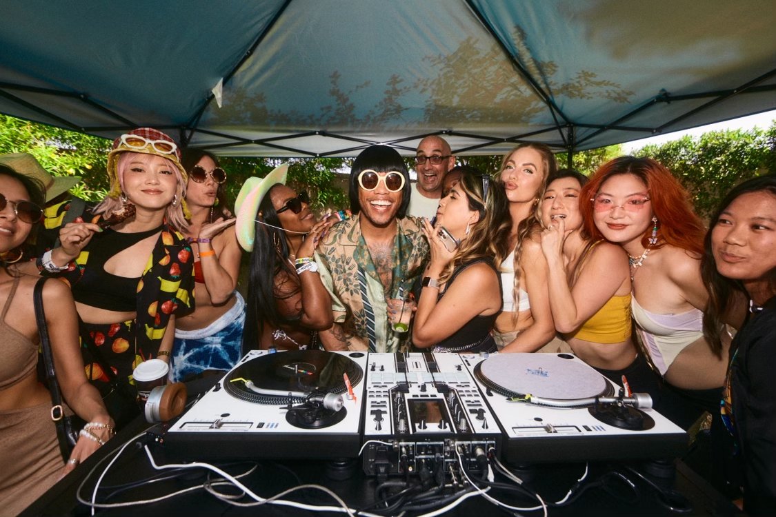 .WEE MAN tweet media