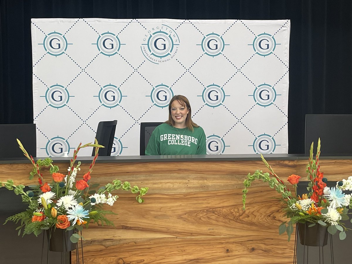 reganlandreth's tweet photo. It’s GISD Fine Arts Signing Day, so I guess it’s time to announce that Berkley Landreth will be attending Greensboro College in North Carolina to pursue her BFA in Musical Theatre! @GeorgetownHS @The512Presents @GISDFineArts https://t.co/x7qXqBNZFE
