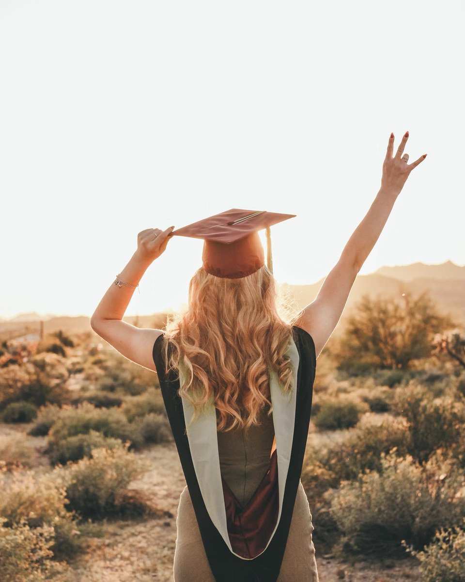 CamiKarr's tweet photo. unlike our planet, i’m happy to be another degree hotter 🌎🎓🔥 

master’s degree in sustainability solutions ✅#ASUgrad https://t.co/tln1lgJqjX