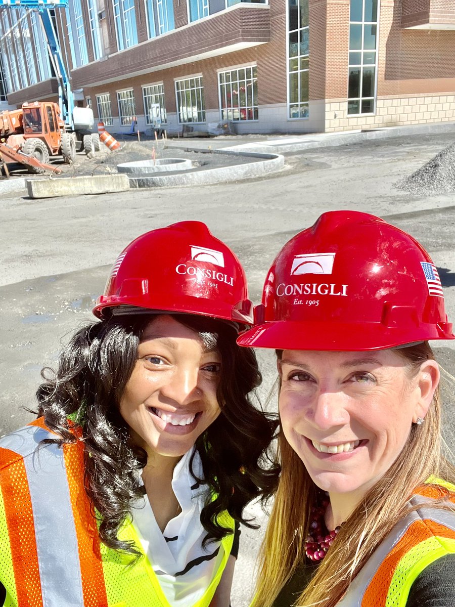 _KateOHara's tweet photo. Big things are happening in Attleboro! Had a great time touring the incredible new @AHS_Bluepride facility with our friends from @BridgeStateU today. So excited for the great ways we can partner to provide educational opportunities to this wonderful community. @BristolCC https://t.co/IQQ81cVaWu