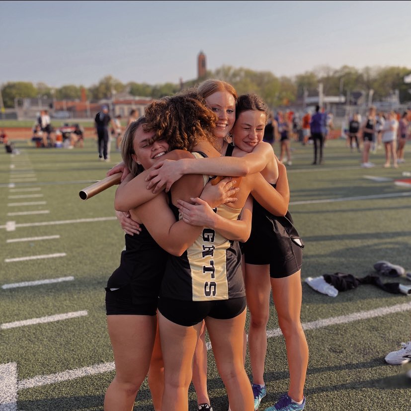 moirabaxter3's tweet photo. Taking on state with my best girls!
@KnightsTandF @NeGold_Neumayer @KendalFenton_14 @kacey_porter4 https://t.co/nAXyu8xvrv