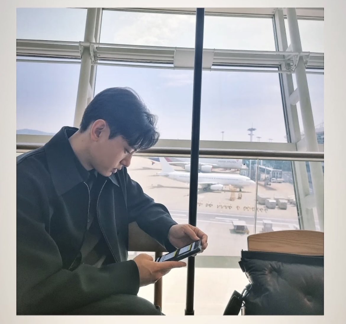 h3llostrang3r's tweet photo. 얼굴 더 보여줘..!!!!!!!!!! https://t.co/lL3y7ncazx
