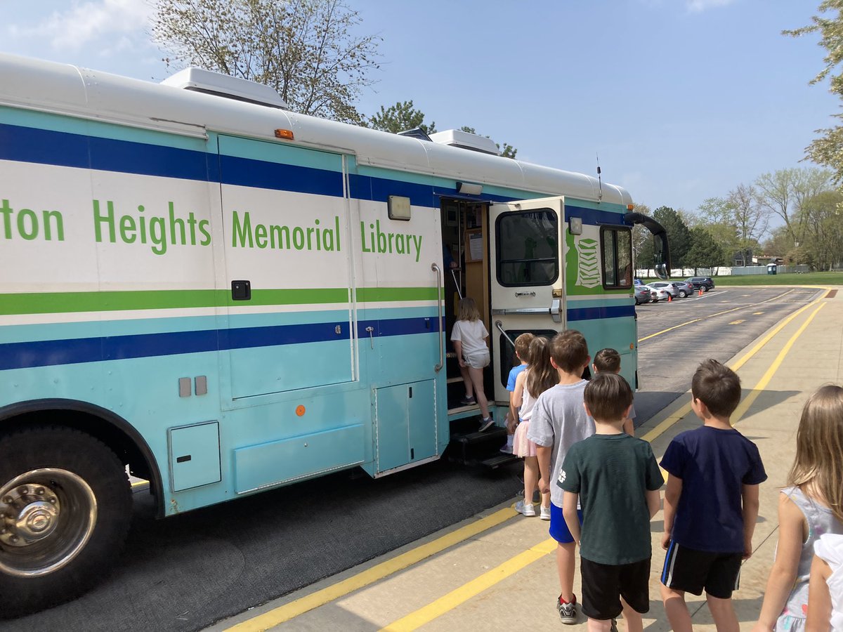 We had a special visit from the Arlington Heights Memorial Library Book Mobile today!! Great way to get excited for Summer Reading! 📚☀️📚<a href="/JenkinsLynnae/">Lynnae Jenkins</a> <a href="/pattonlmc/">Patton LMC</a> <a href="/AHSD25Patton/">Patton Elementary</a>