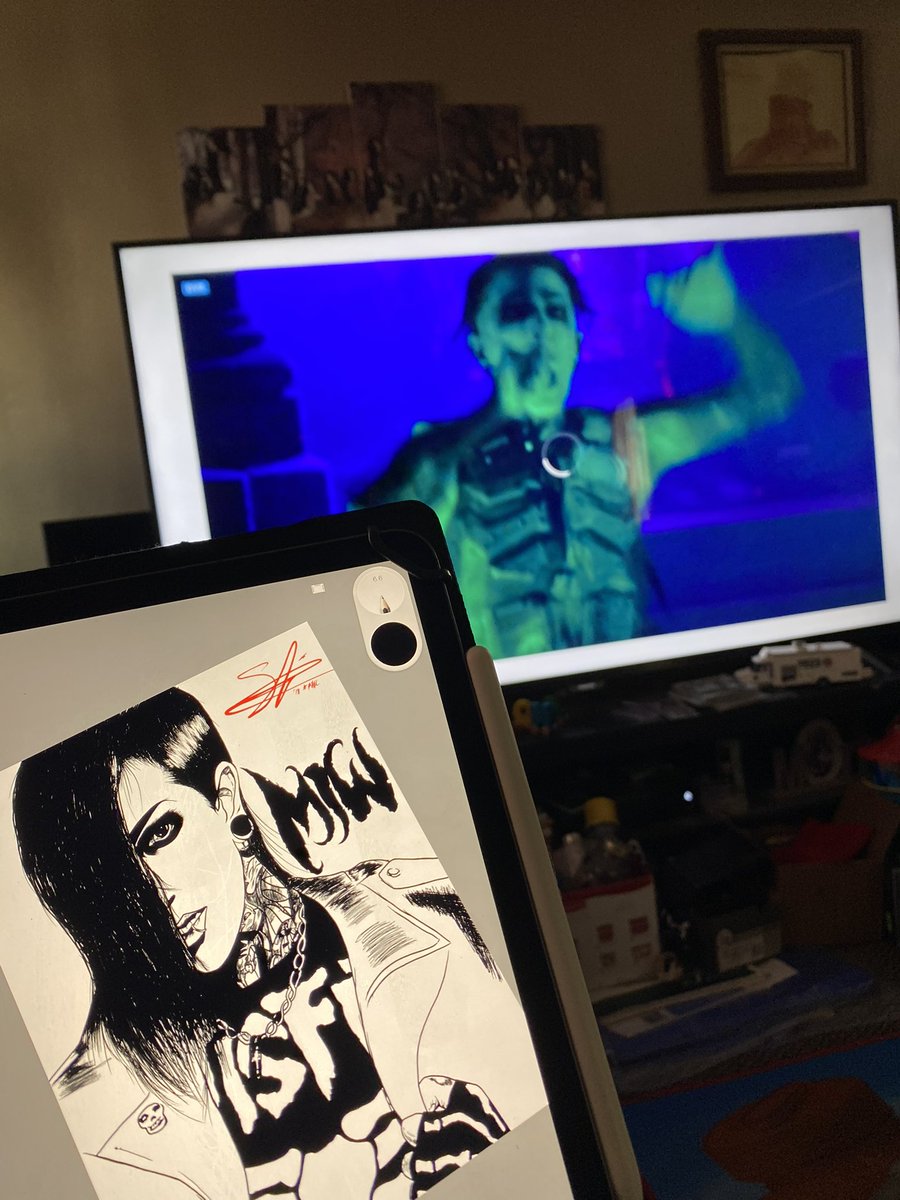 ShaneArcoren's tweet photo. I was finally able to sit down and watch the #cyberhex making, and as @ChrisMotionless was talking I could relate and 100% say that you guys music saved my life and I will forever be great full for that. Hopefully one day we get to meet, I can explain it all face to face with you https://t.co/kurOuHT0X4