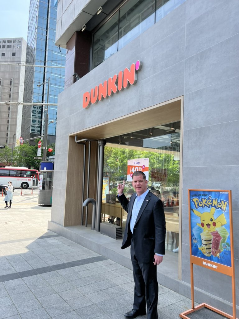 dank's tweet photo. Korea has a way of making @SecMartyWalsh feel right at home. https://t.co/ijzHzSXZ5o
