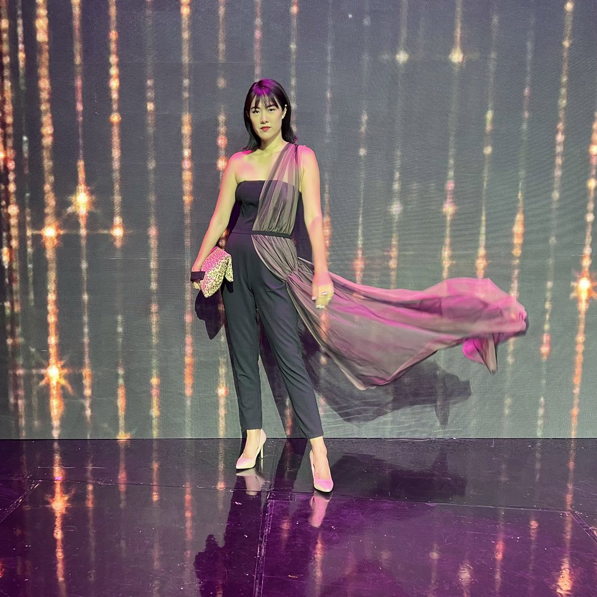 msvalerielim's tweet photo. An incredible night at @MissUniversePH 💫 After 2 years, it was a thrill to experience travel and a live show again. The Org pulled out all the stops inviting previous winners to host and @missuniverse 2021 Harnaaz to judge😍👑 Congrats @CelesteCortesi on a deserving win! https://t.co/cZxoh1cTtT