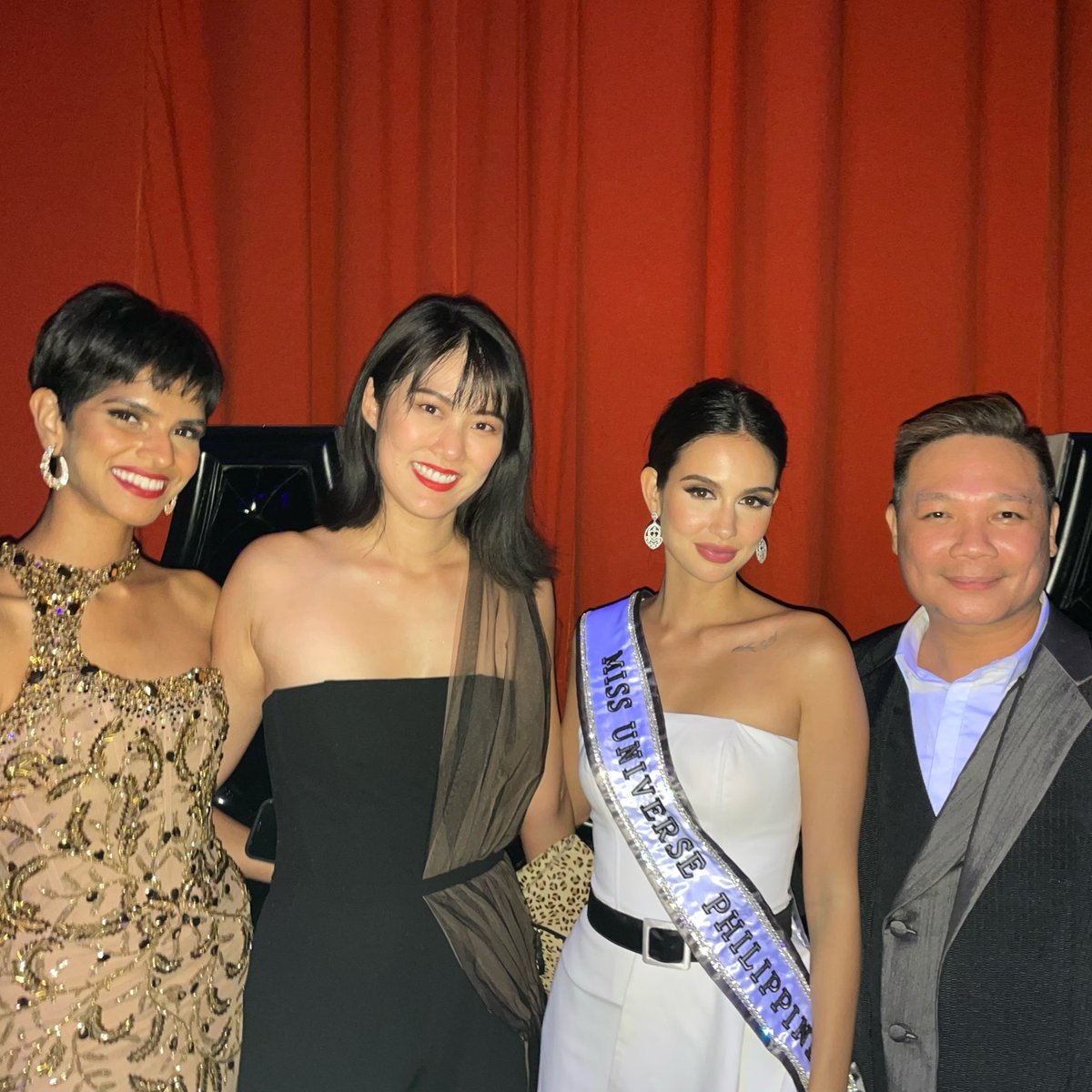 msvalerielim's tweet photo. An incredible night at @MissUniversePH 💫 After 2 years, it was a thrill to experience travel and a live show again. The Org pulled out all the stops inviting previous winners to host and @missuniverse 2021 Harnaaz to judge😍👑 Congrats @CelesteCortesi on a deserving win! https://t.co/cZxoh1cTtT