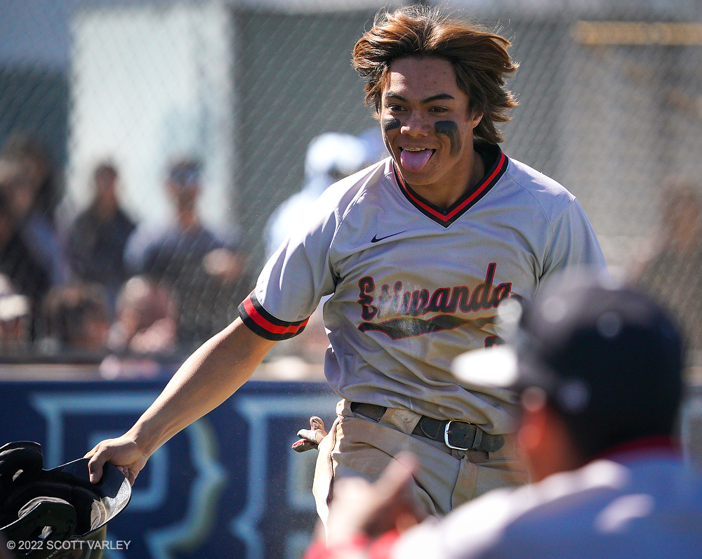 VarleyPhoto's tweet photo. @Etiwandabasebll beat @WarrenBaseball 10-1 to advance in the @CIFSS Div 2 baseball playoffs. @BeachVarsity @PEcom_preps https://t.co/DuMn9zg12r