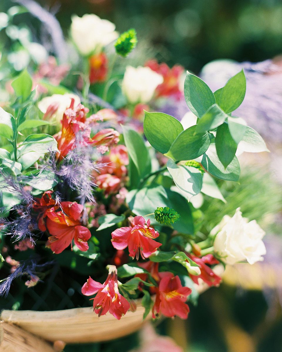This is what an African wedding looks like. The fruit, the centrepieces, the sitting area, the drumbeat, the passion—there’s nothing like it.
The #African rhythm greets you from the moment you step foot at an #Africanwedding, and it thumps and moves well into the night.
#LFMwai✨