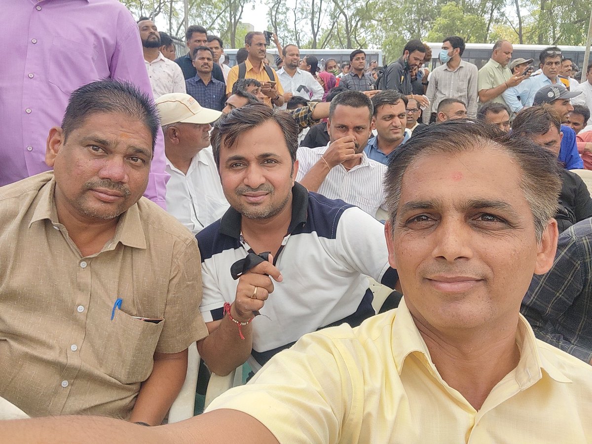 NatvarP46's tweet photo. Manifestation by all unions of employees of the Govt.of Gujarat for the revival Old Pension Scheme (OPS) against the present New Pension Scheme ( NPS) @ Satyagraha Chhavani, Gandhinagar on 9th May,'22. https://t.co/YCYey12HvJ