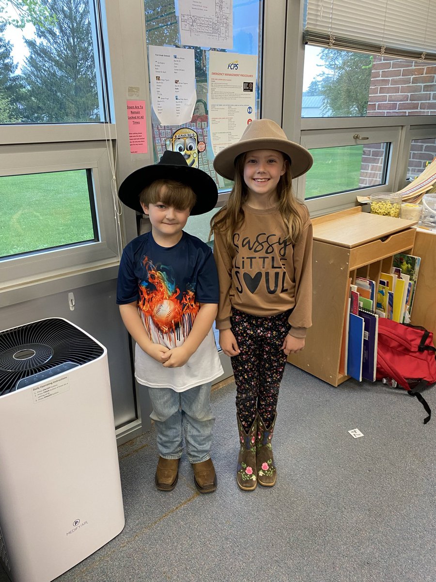 MrsDill2's tweet photo. Let week we hit our first #iReady school wide goal & to celebrate we had an epic hat day! #400names #strivefor45 #WFESProud https://t.co/kPgtxSnsyr