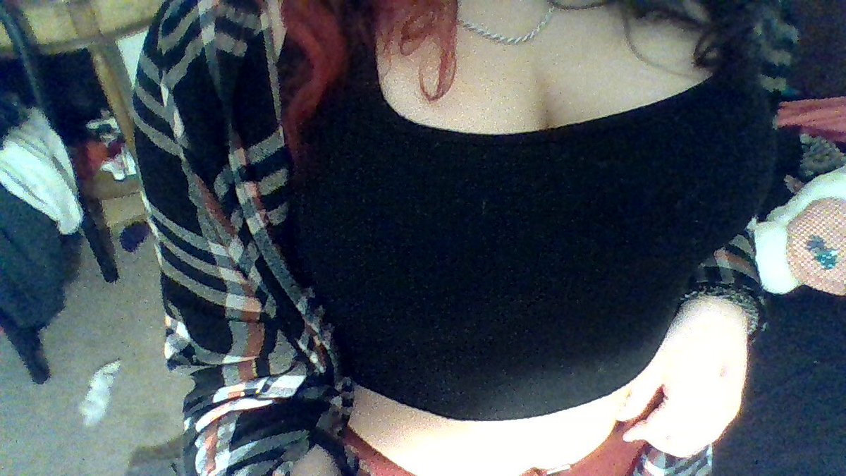 Cali73789136's tweet photo. Who wants to put their kids on my 🍒🤤🤤#latenightfun #cum #tits https://t.co/xr9tOyRseI