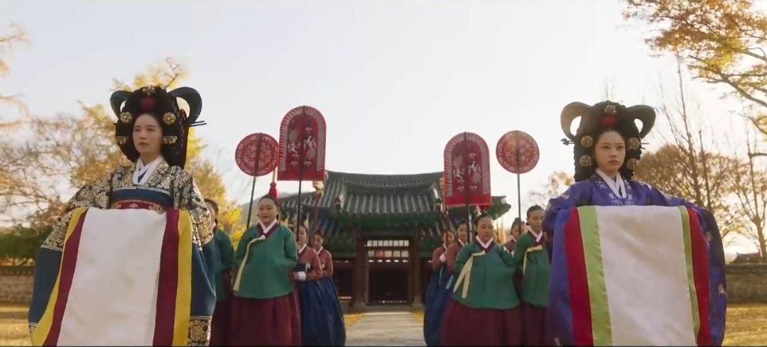 Aditiya_renee's tweet photo. I know I sound like a broken record but this show, the cinematography is 😘😘😘😍😍😍❤️ #redsingleheart #BloodyHeartEp4 #KangHanna #LeeJoon #JangHyuk #LeeTaeRi https://t.co/4yg589f4Cp