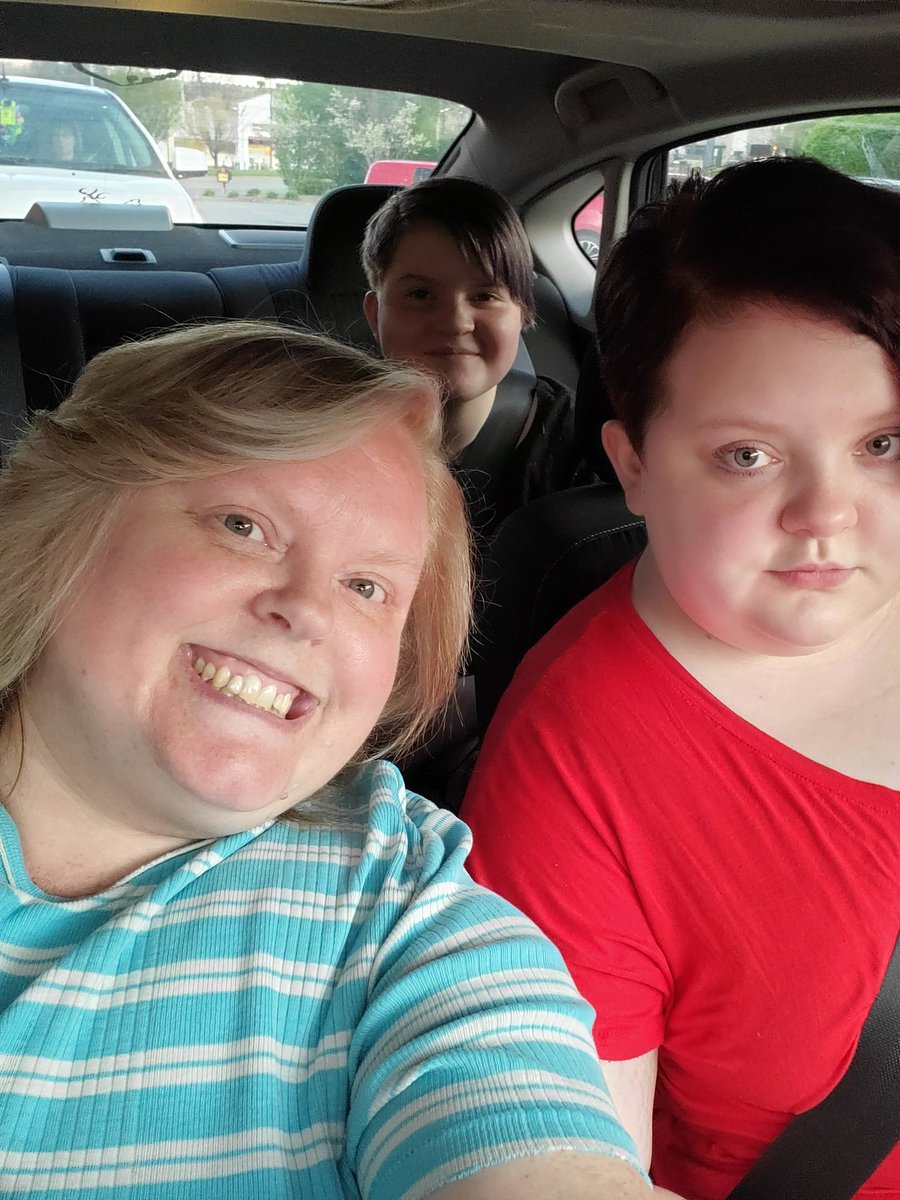 skyeeyeblue's tweet photo. @NKOTB Road tripping to the @NKOTB sharing the memories with my girls. We can't wait to travel again. https://t.co/VA8xWkx8ka